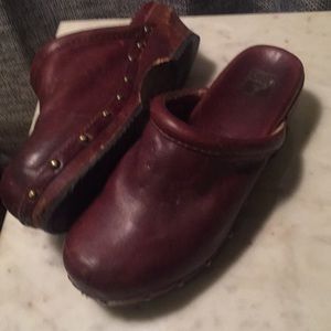 FRYE CARA CAMPUS CLOGS